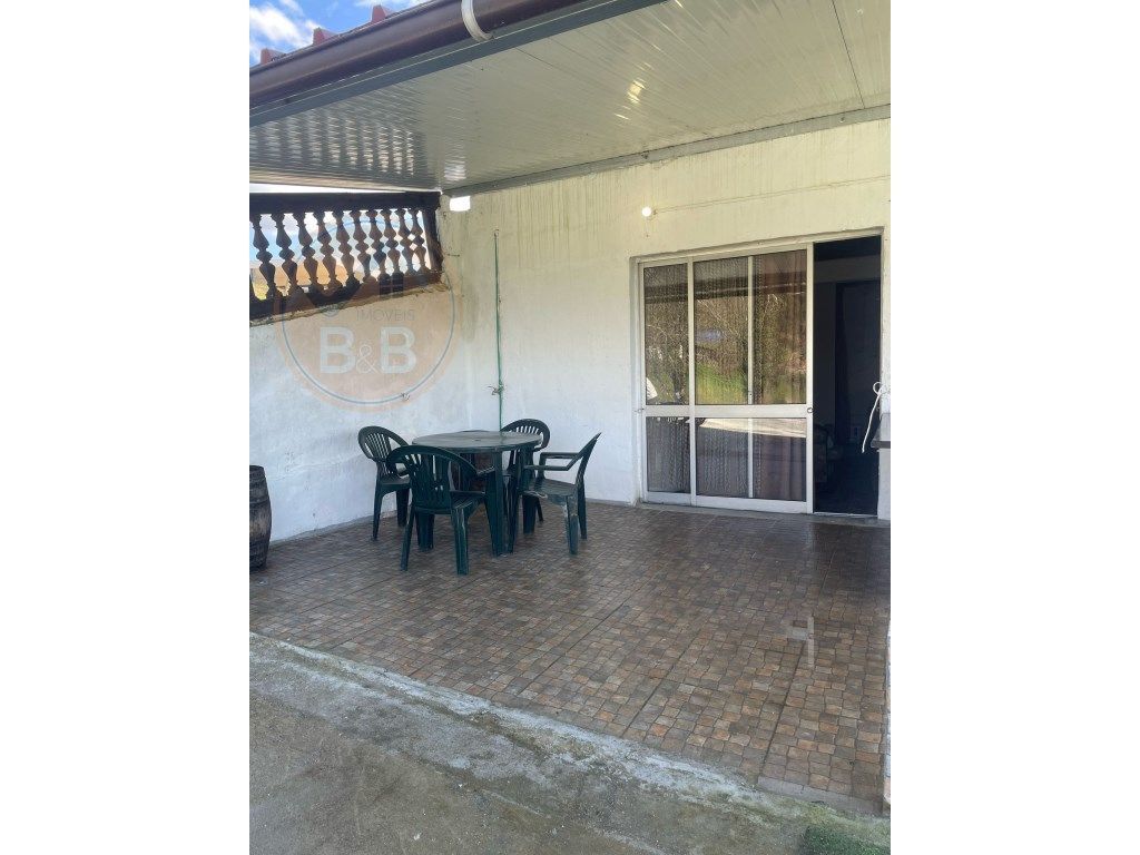Quintinha com Alpendre Restaurado e Terreno de 5.383m² - Arco de Ba...