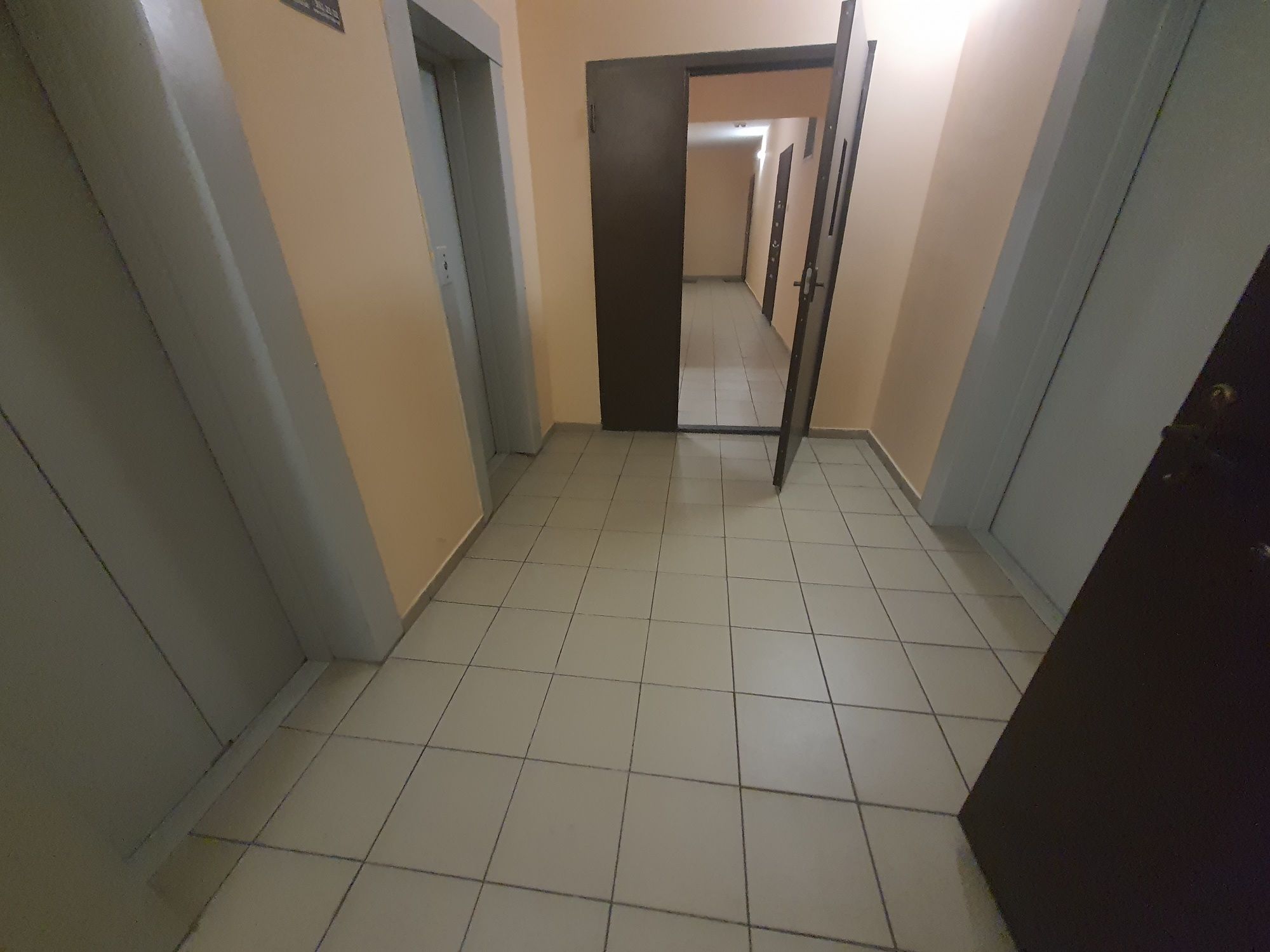 Продам 2к кв вул. Драгоманова 40з, 78.5м2
