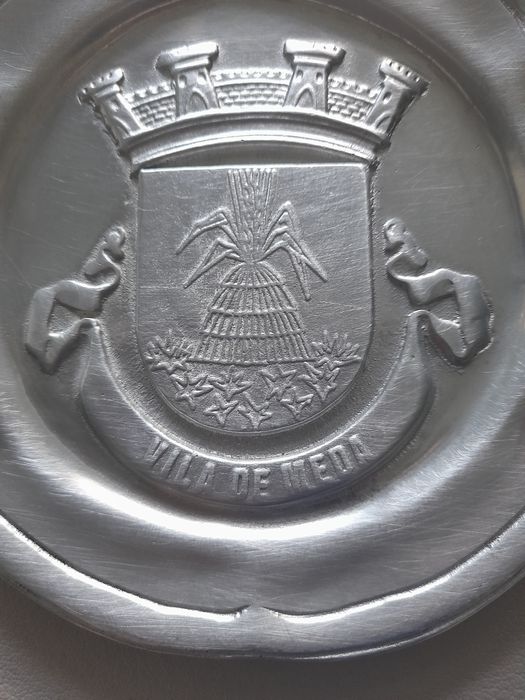 Prato decorativo em estanho puro          .