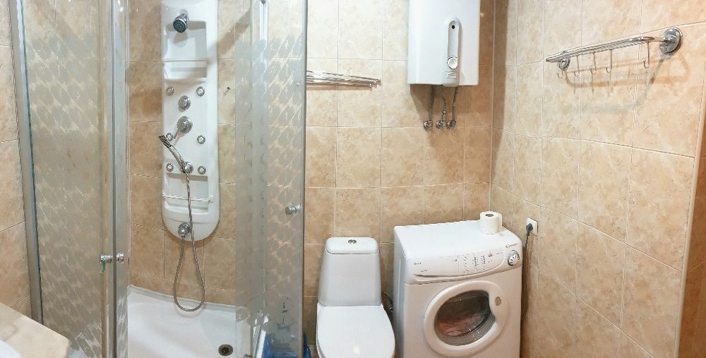 Своя. Центр ,Кёльнский бул. СВЕТ есть ВСЕГДА. Квартиры посутчно
