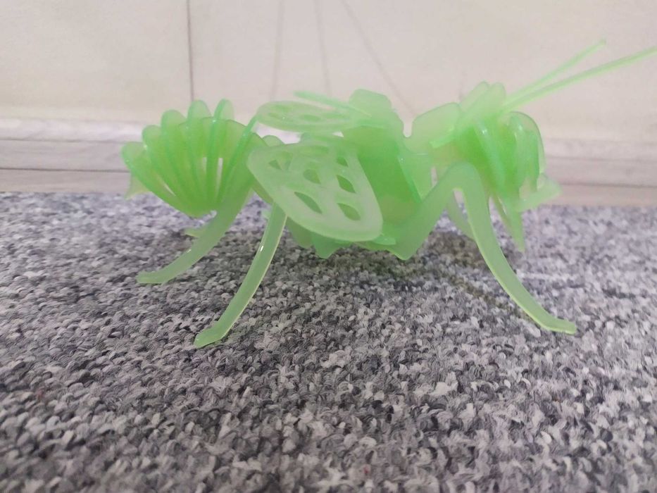 3д пазл, жук-оса, світиться