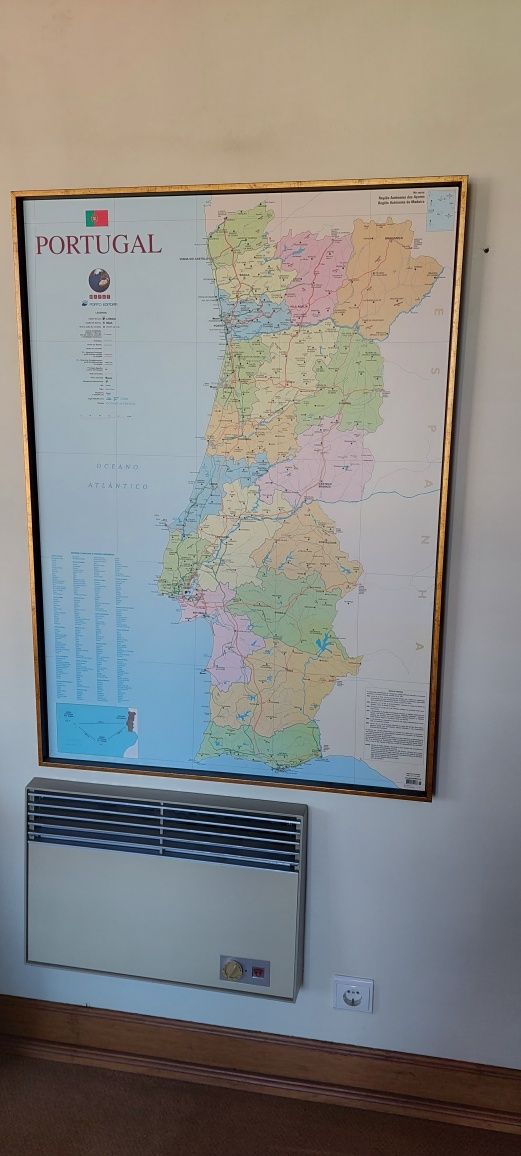 Moldura e quadro de Mapa de Portugal - Porto Editora