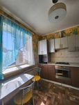 Продам 1 кімнатну кв-ру з ремонтом на вул. Сахарова !