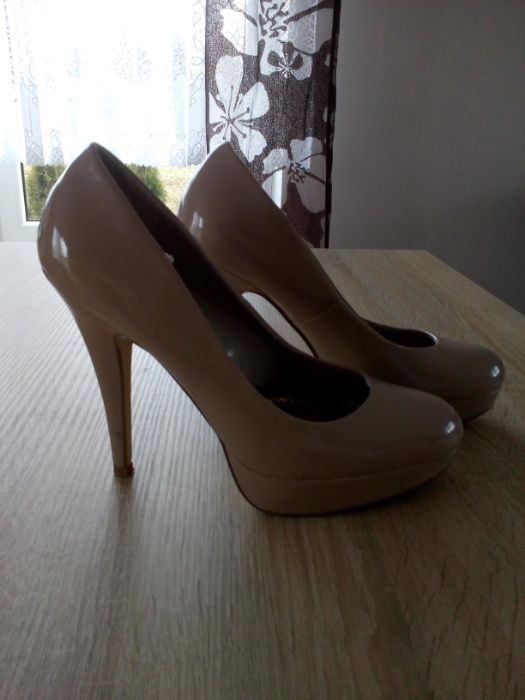 Buty szpilki beż camel r. 38