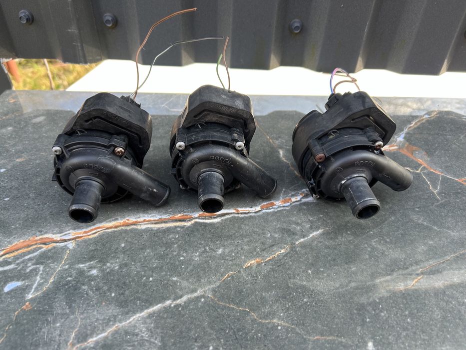 Тосольний насос, помпа водяна додаткова, bosch, циркуляційний насос