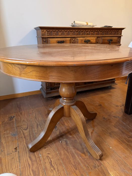 Mesa redonda de madeira maciça – 95 cm – em bom estado