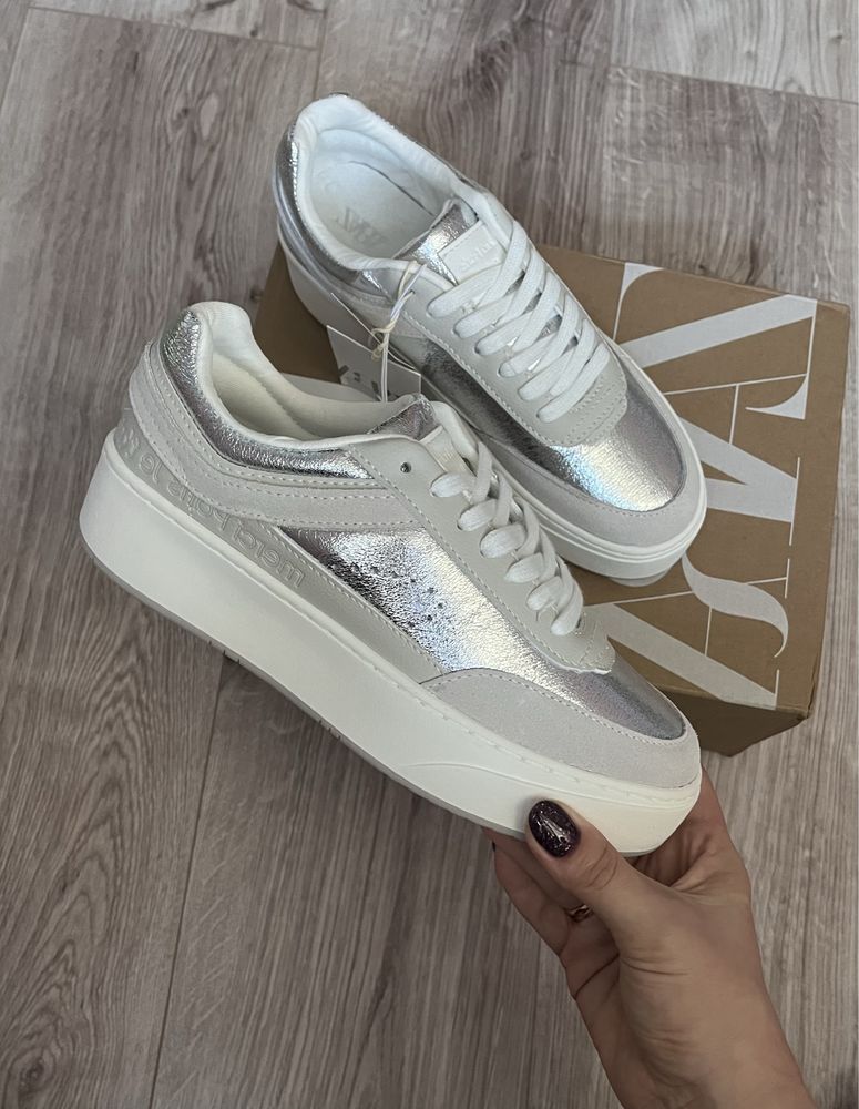 Кросівки, кеди жіночі Zara