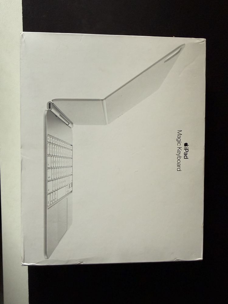 Magic Keyboard iPad Pro 13 (M4)