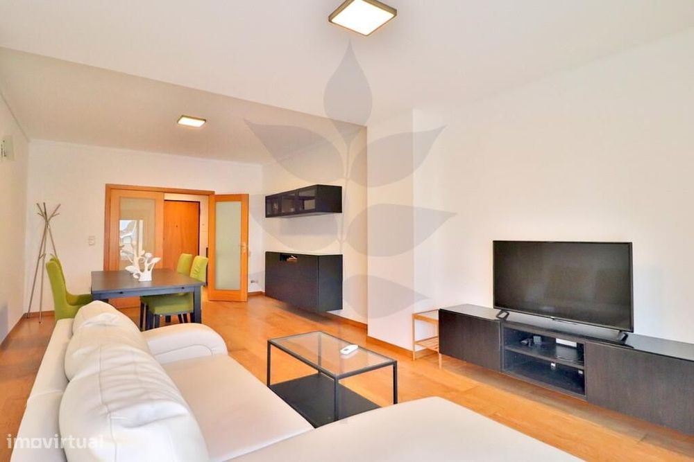Arrenda-se Apartamento T3 Mobilado e Equipado - S. Vitor