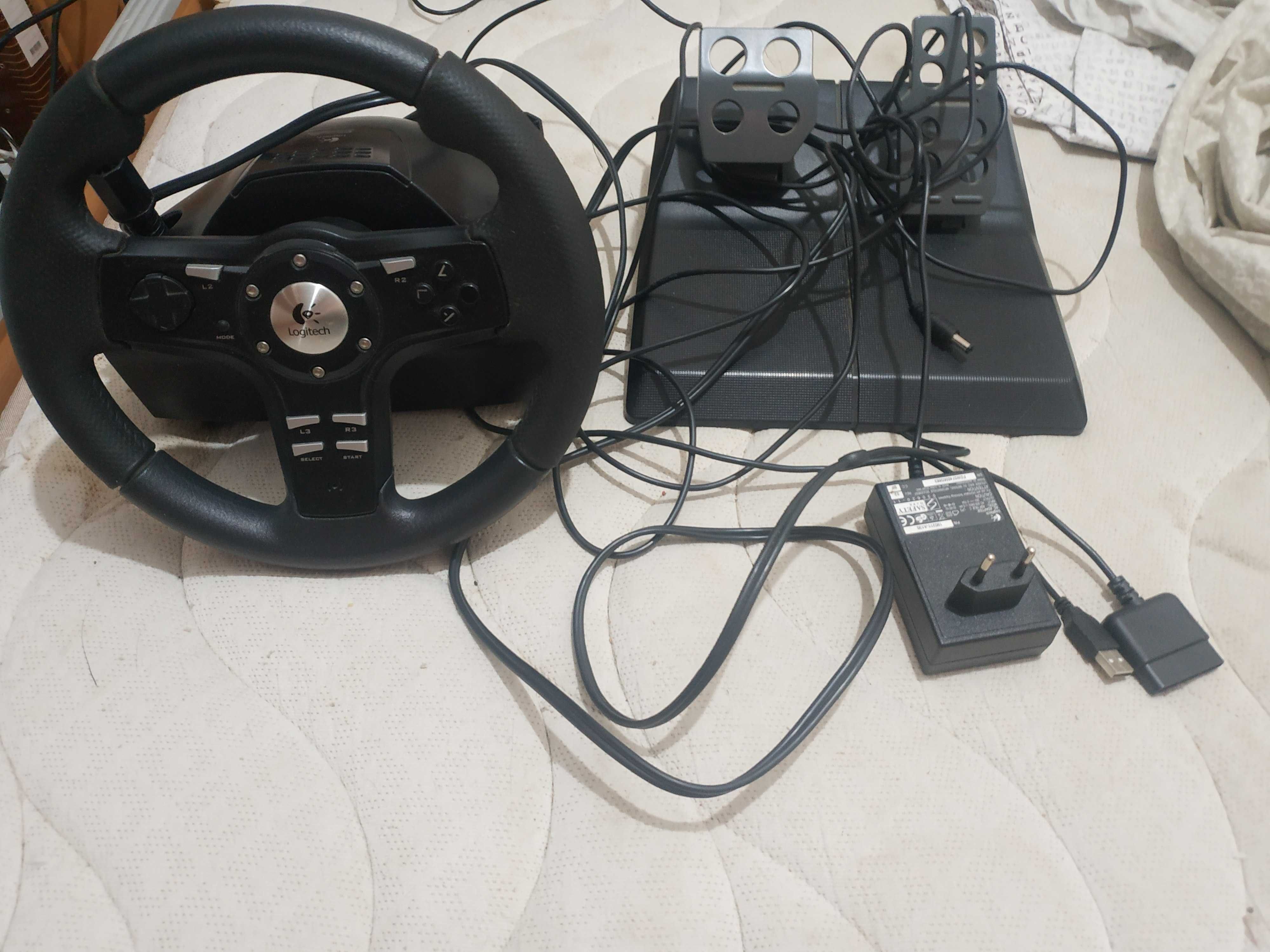 Volante + Pedais Logitech Driving Force EX - oficial do Gran Turismo