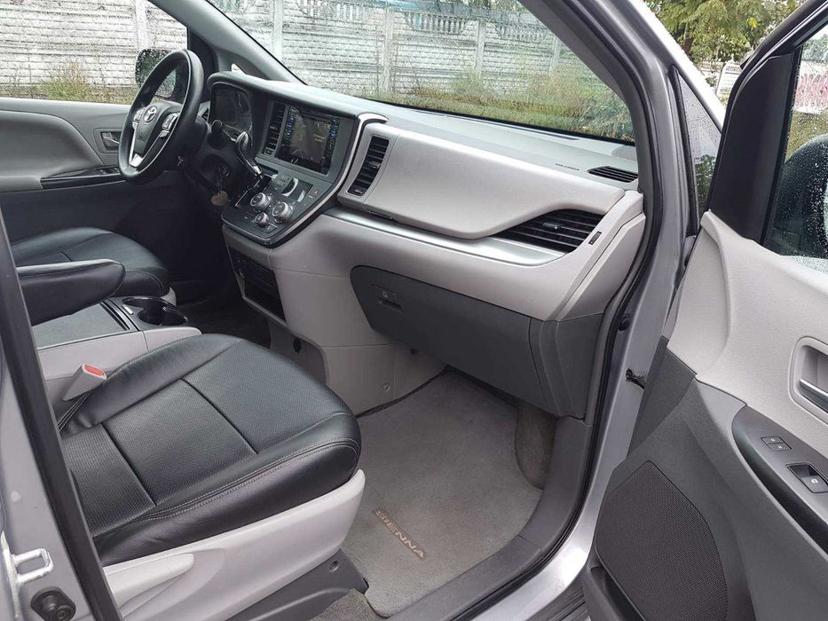 Toyota Sienna 2015год PRESTIGE