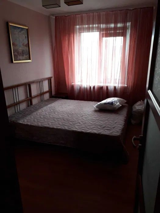 Продам 2 комнатную квартиру на ж/м Победа 6 , пр. Героев 32