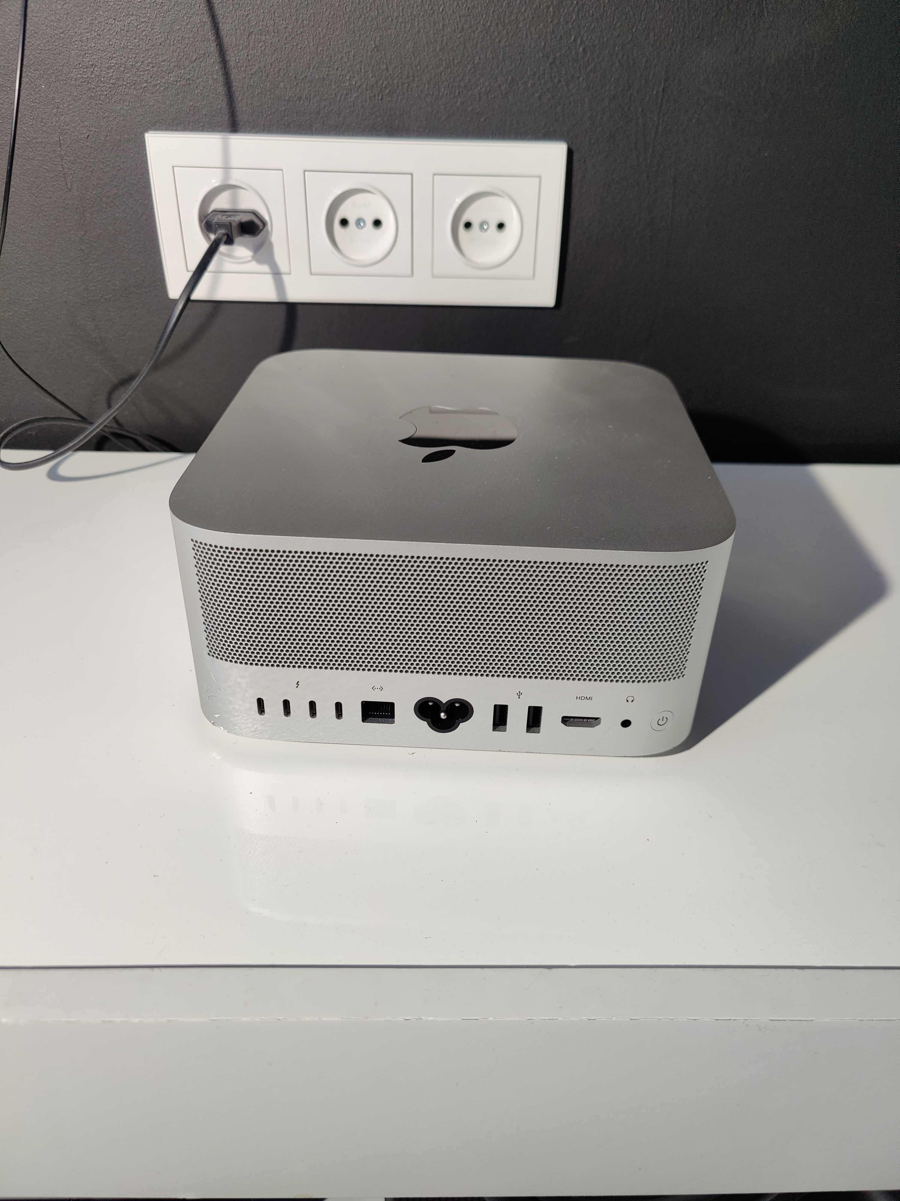 Mac studio 2022 apple / комп'ютер системний блок/ модель а2615