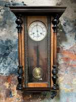 Stary drewniany  otwierany zegar wiszacy Junghans antyk nakręcany