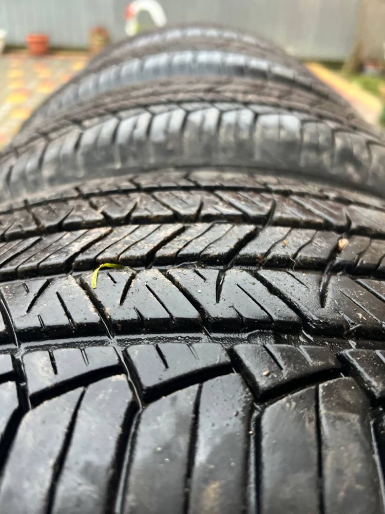 Продам резину 235/60 R18