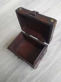 Stary drewniany kuferek pudełko na biżuterię 14cm