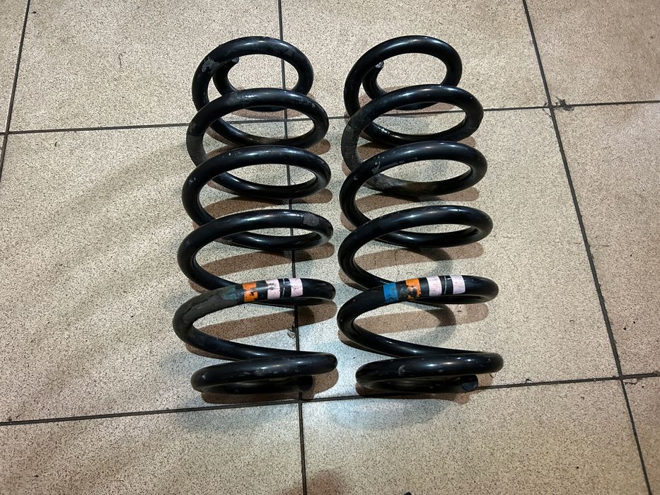Sprężyna sprężyny przód Audi A4 B6 V6 Automat Komplet