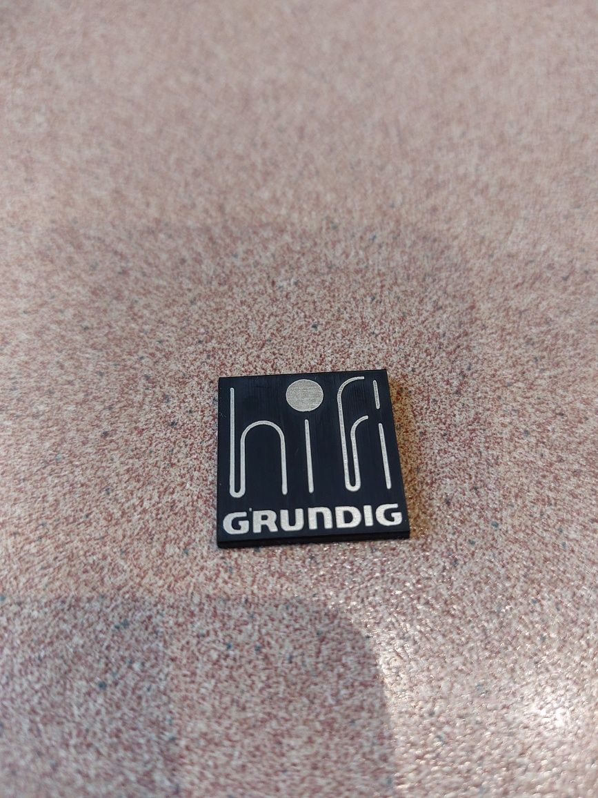 Grundig, znaczki, logo, emblematy, pakiet 8 sztuk