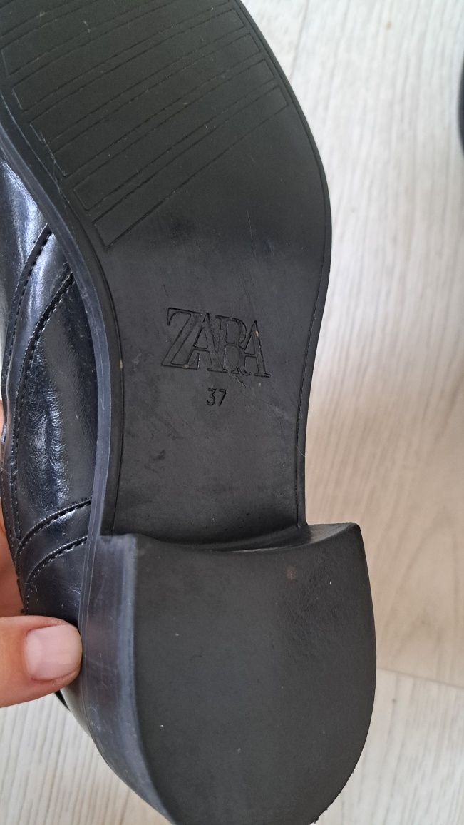 Zara демисезонне взуття