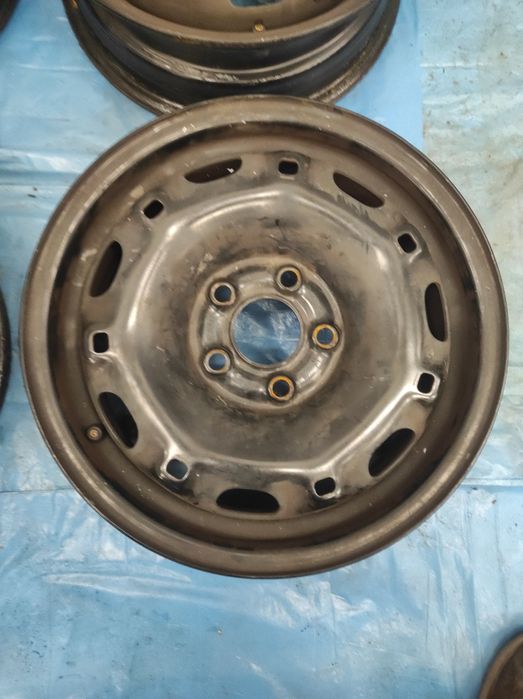 Felgi stalowe Stalówki VW Volkswagen Golf IV R 14 5x100 otwór 57,1 mm