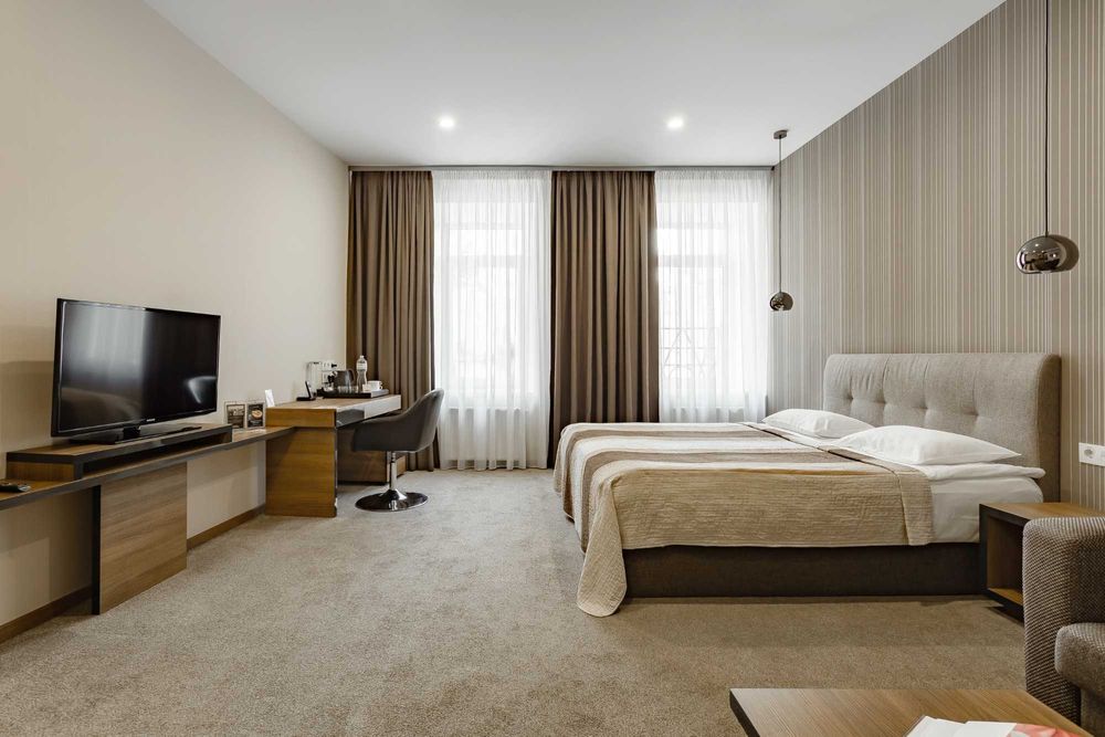 Стильна студія 55 м² у центрі Києва біля Майдану | Генератор | Укриття