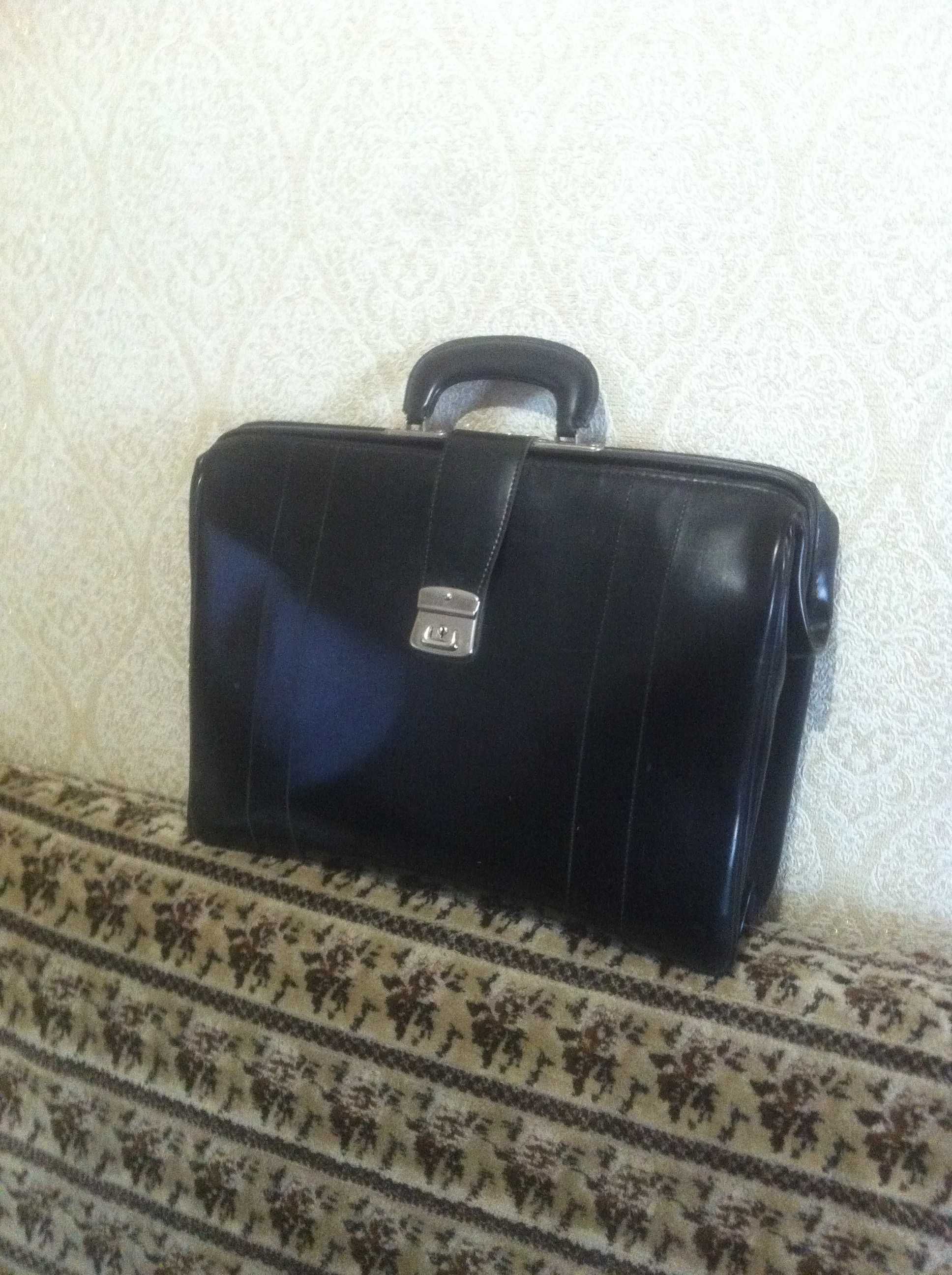 Женская сумка, сумка дорожная, портфель, кошельки.
