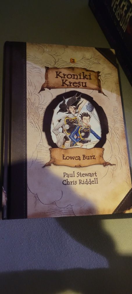 Kroniki Kresu Łowca burz (tom 2)