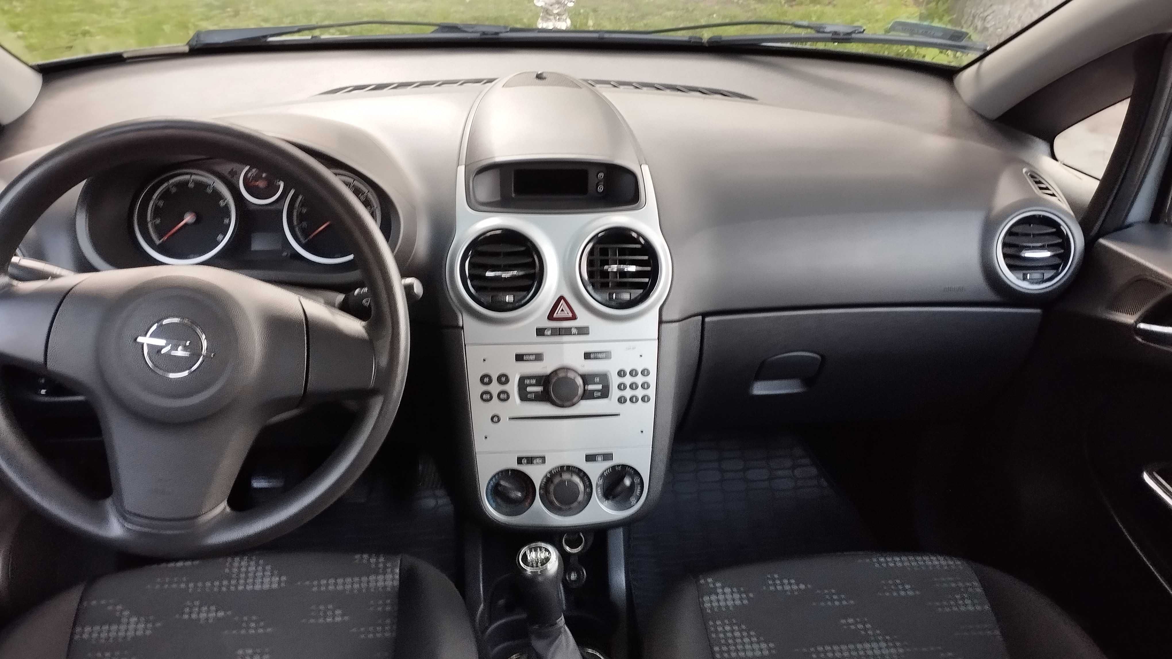 Opel Corsa D 1.2 polski salon, bezwypadkowy, zadbany