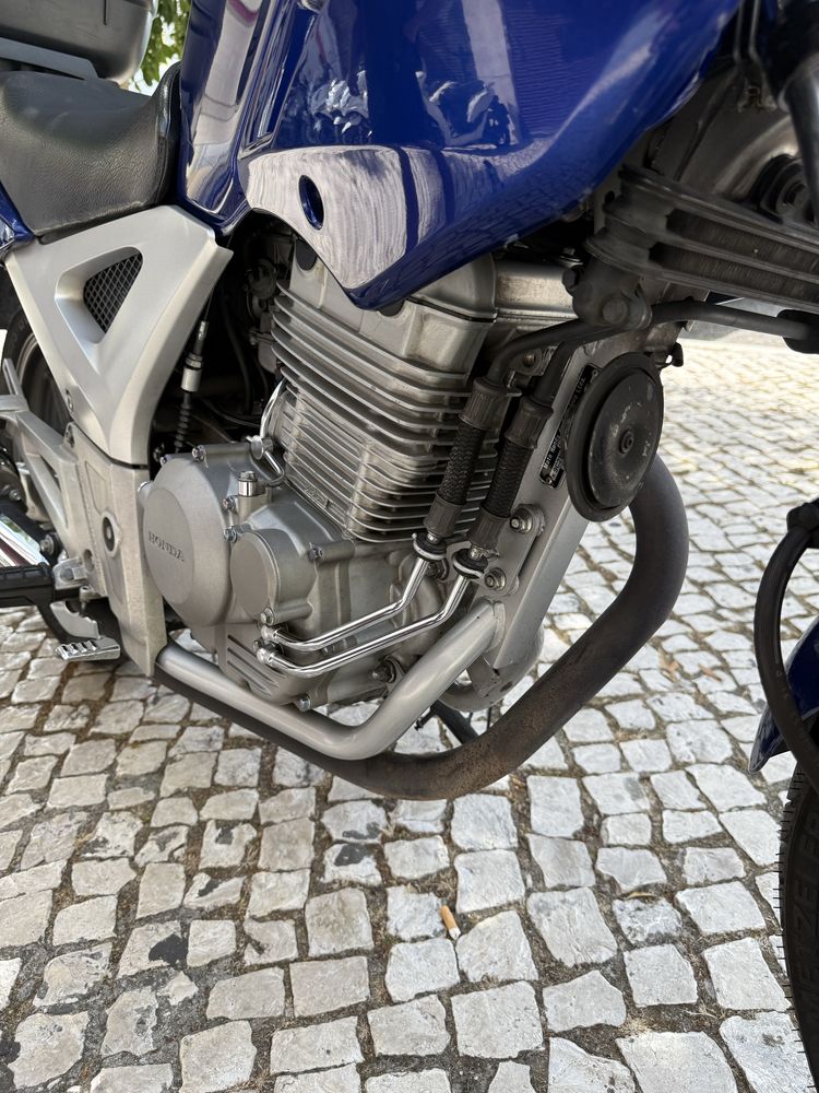 Honda cbf 250 em otimo estado