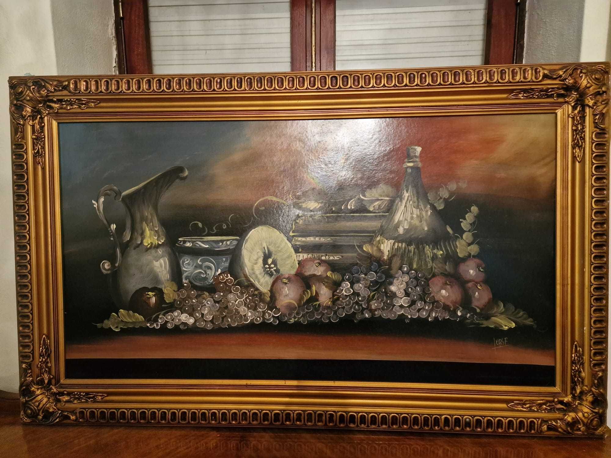 Quadro com Moldura Ornamental Dourada