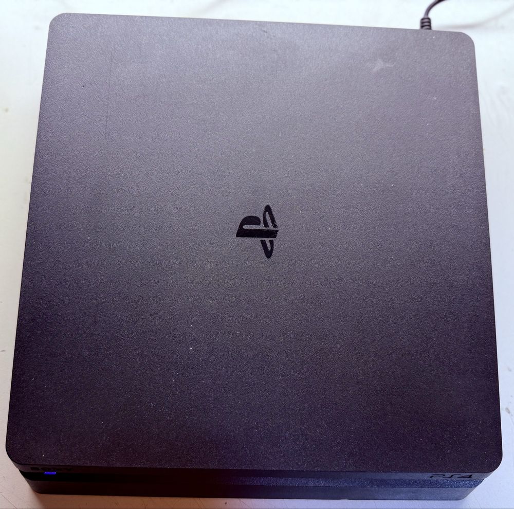 Playstation 4 Slim