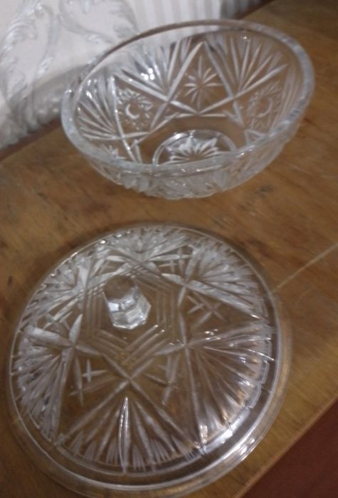 Продам конфетницу и графин.