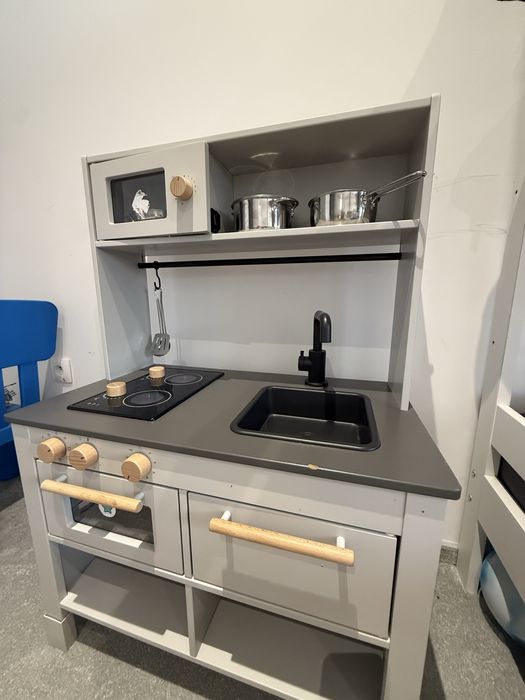 Kuchnia dzicięca do zabawy wraz z wyposażeniem