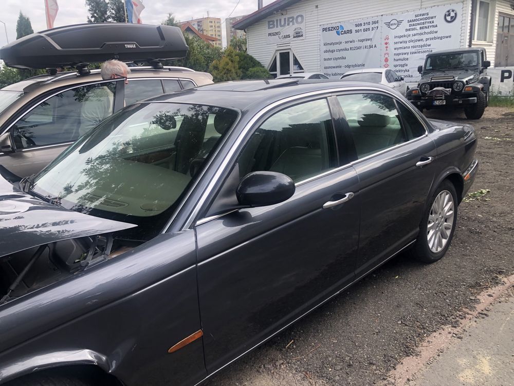 Sprzedam Jaguar XJ, auto powypadkowe