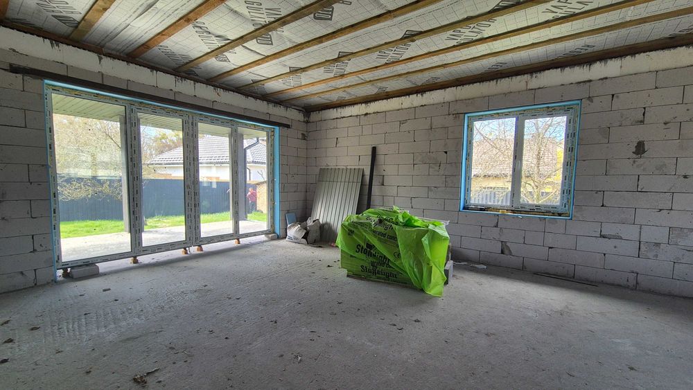 Одноповерховий будинок у Бучі з терасою та ділянкою 6 соток