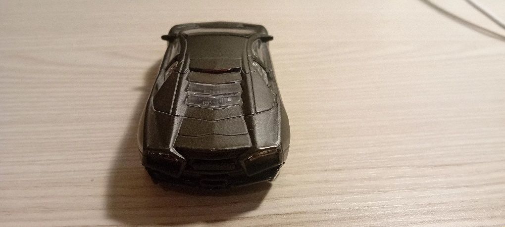 Model Lamborghini reventon skala 1:43