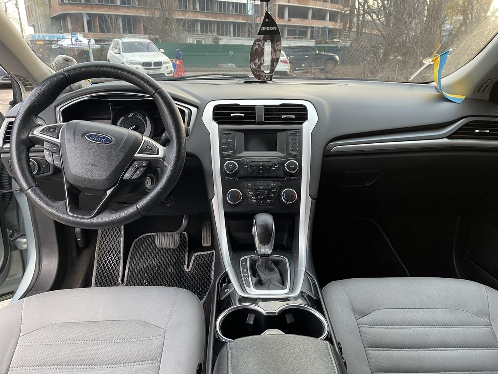 Ford Fusion Hybrid 2.0 2013 (По він-коду 2014 рік)