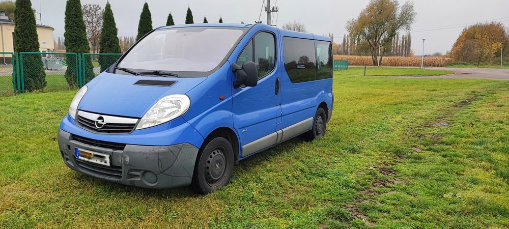 Sprzedam  Opel Vivaro 2.0 Diesel 9.osobowy KLIMA