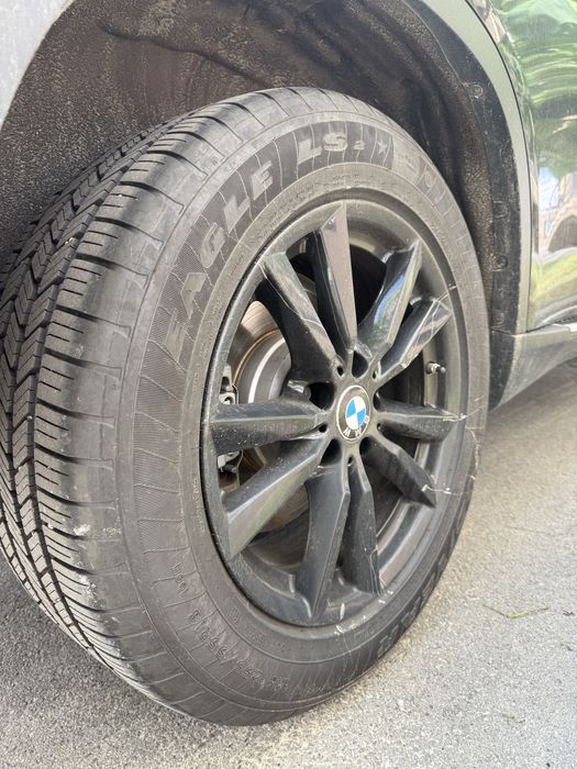 Продаю комплект шин с дисками R18 на BMW X5 (F15)