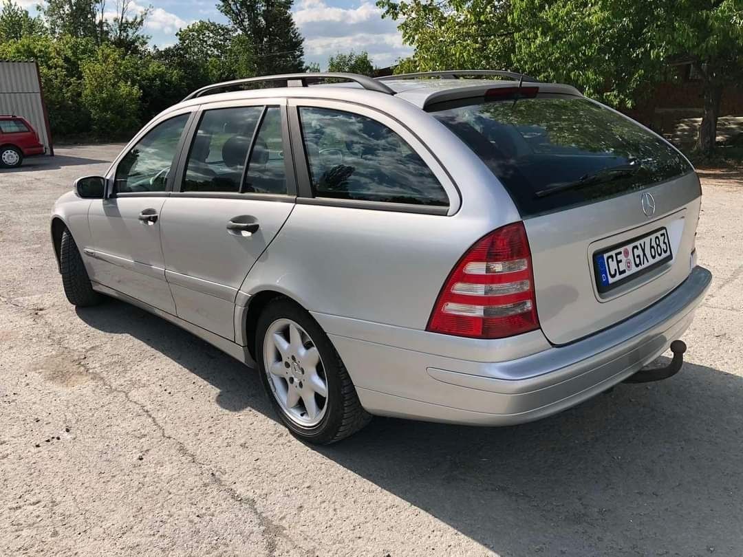 Mercedes Benz C class 2005 рік 2.2 дизель