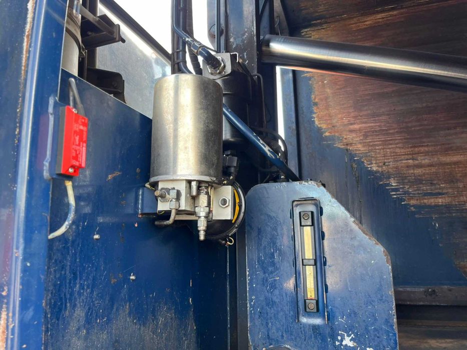 Smieciarka Mercedes-benz	Econic-Euro 5 z 2010 roku