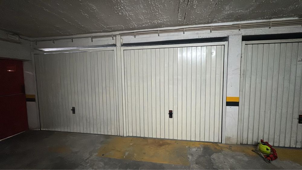 Portao em ferro com 02 aberturas