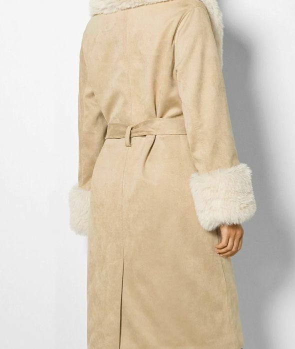 Płaszcz beżowy ciepły futro