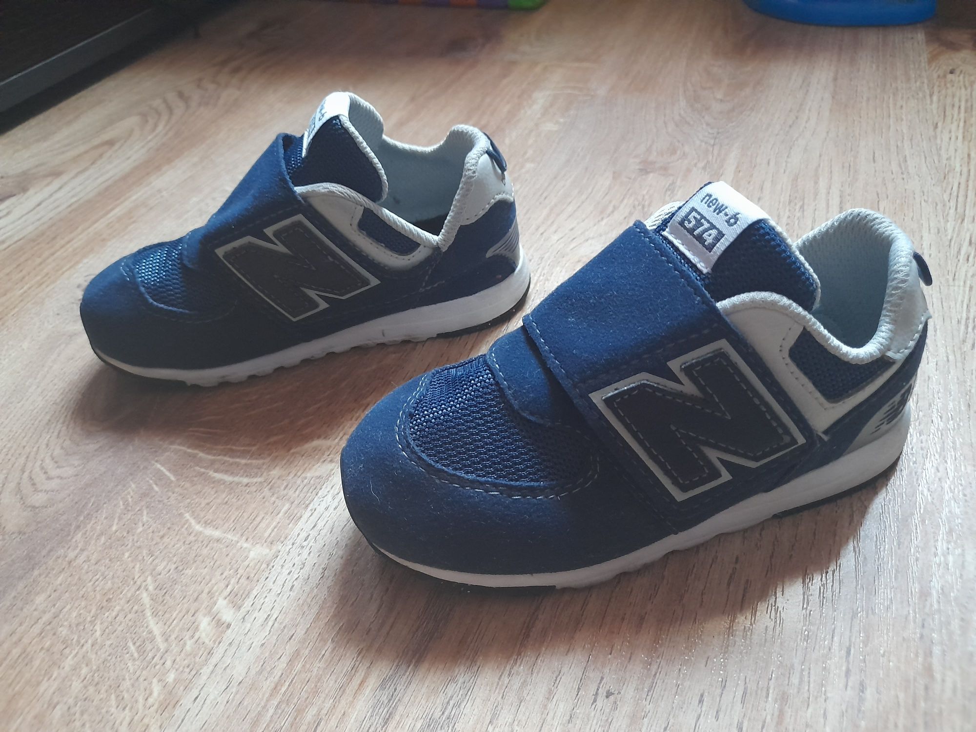 Buty new balance 25,5