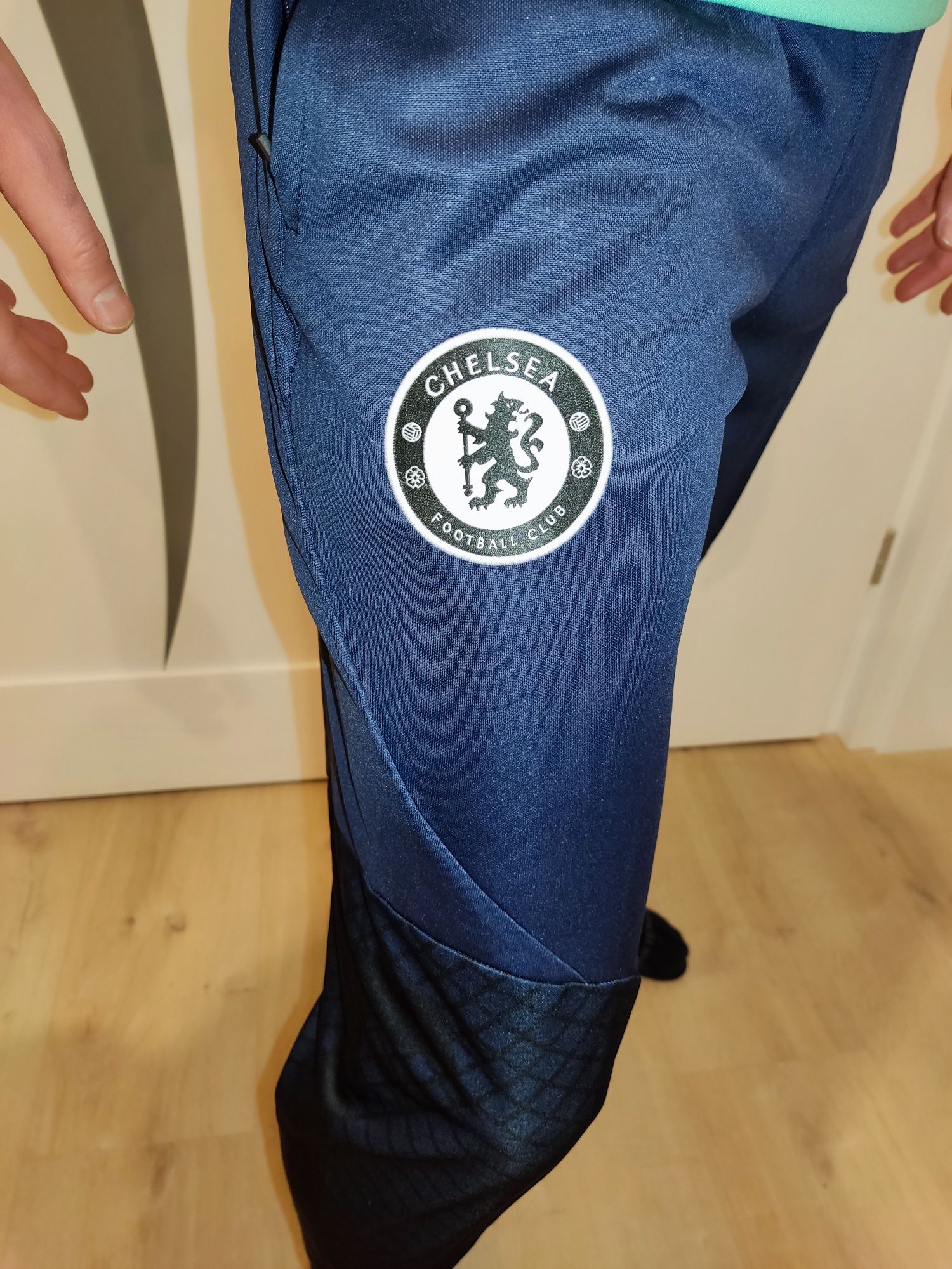 Dres Chelsea FC nowy M bluza + spodnie