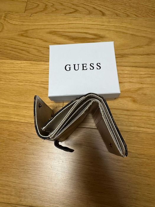 GUESS portfel skórzany portfelik