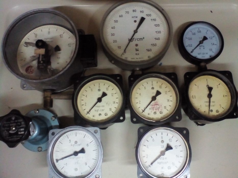 Манометри різного типу та тиску