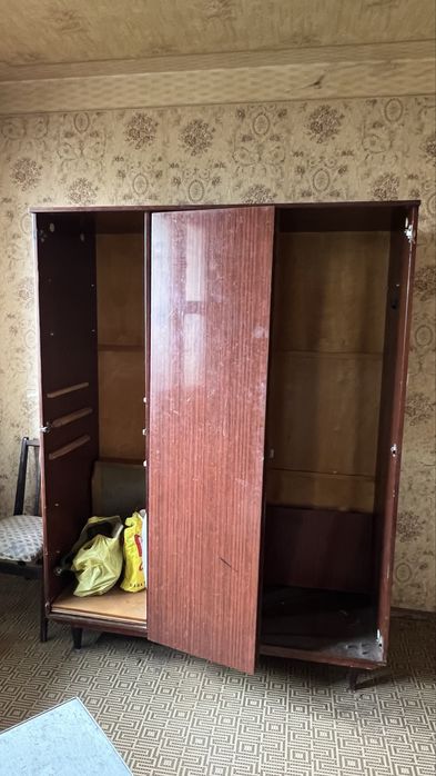 Безкоштовно. Самовивіз. Шафа