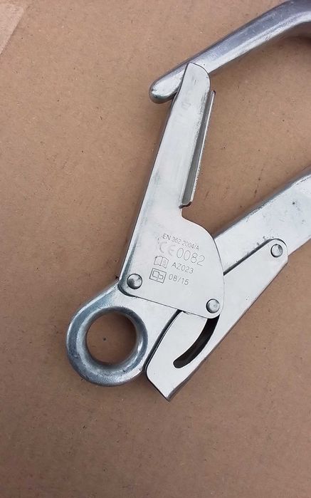 Zatrzaśnik karabinek AZ023 PROTEKT