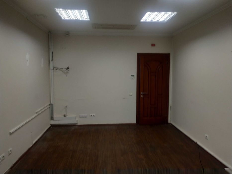 18 м2 окремий вхід кабінет з водою Метро Мінська Тимошенка Лук'яненка